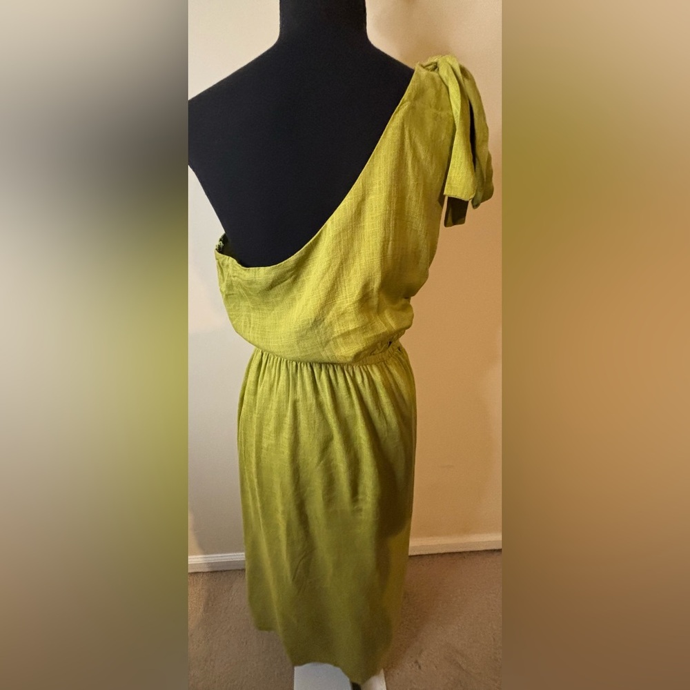 Elegant One-Shoulder Green Maxi Dress with Cut Out side-Medium - Picture 5 of 13